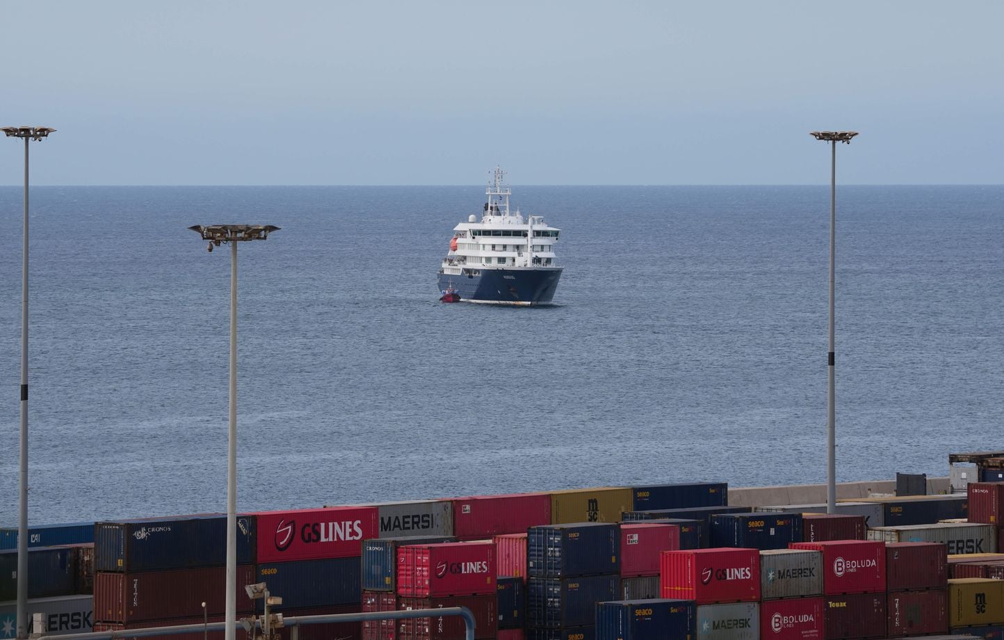 Mascarillas FFP2, vuelos de repatriación… ¿Cómo se realizará la evacuación de los pasajeros del barco? Mascarillas FFP2, vuelos de repatriación… ¿Cómo se realizará la evacuación de los pasajeros del barco?